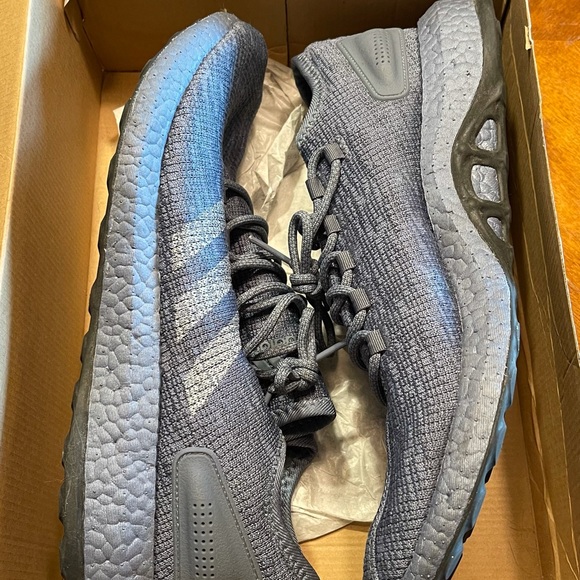 Adidas PureBoost - Picture 2 of 5